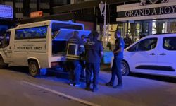 Otelin 5’inci katından atılan kadın hayatını kaybetti