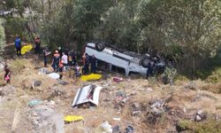 Minibüs şarampole uçtu: 4 ölü, 10 yaralı