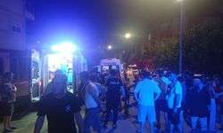 Annesini darp eden babasını bıçakladı