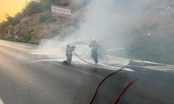8 milyon TL'lik elektrikli Mercedes oto, seyir halindeyken yanmaya başladı