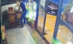Sopayla öldüresiye dövdü, ilginç saldırı kameralara yansıdı