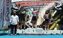 Akhisarlı bisikletçiler Kahramanmaraş’ta madalyaları topladı