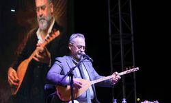 Yunusemre’de 30 Ağustos coşkusu Tolga Çandar’ın türküleriyle taçlandı