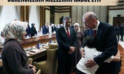 Erdoğan, Kahramanmaraş’taki okul saldırısında hayatını kaybeden öğrencilerin ailelerini kabul etti