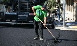 Altyapısı yenilenen caddede asfalt çalışması başladı