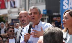 Özgür Özel Çorlu’da konuştu: "Yeni Parti, geçmişte Cumhuriyet Halk Partisi'nde siyaset yapanların yeni partisidir"