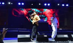 Selendi’de sahne alan Tefo & Seko gençleri coşturdu