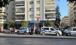 İzmir'de bankada rehin alma iddiası! Polis ekipleri sevk edildi