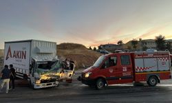 Uşak'ta itfaiye aracı ile kamyon çarpıştı: 1 ölü, 2 yaralı