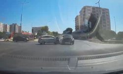 Kırmızı ışık ihlali kaza getirdi: 3 yaralı