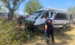 Manisa'da işçi minibüsü kazası: 14 yaralı