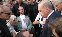Erdoğan'dan engelli gence duygulandıran jest: Otobüsü durdurup yanına gitti