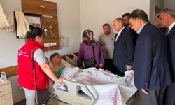 Manisa Valisi Özkan yaralı öğrencileri ziyaret etti