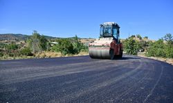 Manisa Büyükşehir, Sarıgöl’de 6 kilometrelik yolu sıcak asfaltla buluşturuyor