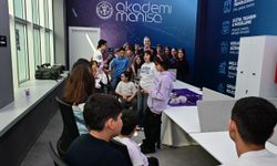 Akademi Manisa’da gençlere robotik ve mühendislik deneyimi