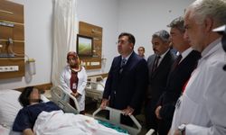 Adalet Bakan Yardımcısı Tuncay, Manisa'da yaralanan öğrencileri ziyaret etti