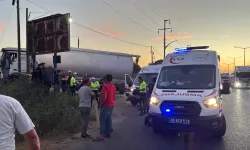 Manisa'da feci kaza: Kamyonun altında kalan motosikletli hayatı kaybetti