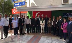 İYİ Partili Sunat'tan kahvecilere ziyaret