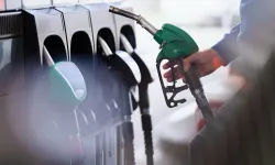 Araç sahiplerini ilgilendiriyor: Benzine dev indirim geliyor