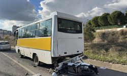 Uşak'ta motosiklet halk otobüsüne çarptı: 1 ölü, 1 ağır yaralı