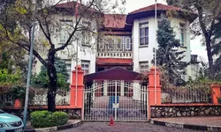 Manisa’nın tarihi Valilik Konağı müze olmak için gün sayıyor