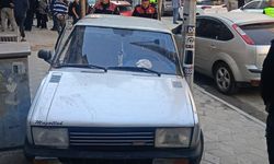 Manisa'da polisten kaçarken ters yöne giren şahıs, kaldırımda sıkıştı