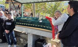 Okulda bıçaklı saldırıda hayatını kaybeden Eslem Sare gözyaşlarıyla uğurlandı