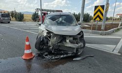 Afyonkarahisar'da trafik kazası:1 ölü 2 yaralı