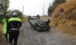 Freni tutmayan otomobil takla attı