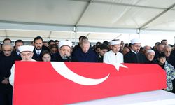 Hayatını kaybeden Üsküdar Belediye Başkan Vekili Gültekin'in tabutunu Cumhurbaşkanı Erdoğan taşıdı