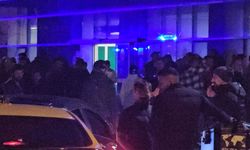 Boşanma aşamasındaki eşini ve araya giren genci vurdu