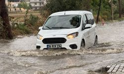 Aydın’da sağanak hayatı felç etti! Yollar göle döndü