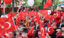 Miniklerin 29 Ekim gösterisi Şehzadeler’i renklendirdi