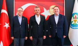Özgür Özel’den Manisa Büyükşehir Belediyesine ziyaret