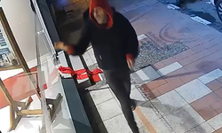 Bayrağı yere atan şahısla ilgili Manisa Emniyetinden açıklama