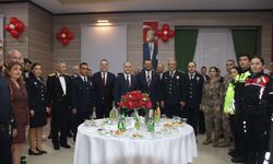 Manisa protokolü  Cumhuriyet resepsiyonunda  bir  araya geldi