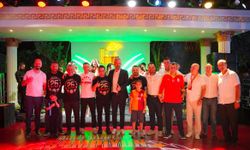 Salihli Galatasaray Taraftarları Derneğinden 16 öğrenciye burs