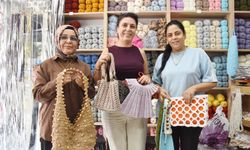 Emeklilik hayalini gerçeğe dönüştürdü: Kadınlara ücretsiz örgü öğretiyor