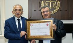 Mehmet Yılmaz mazbatasını teslim aldı