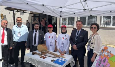 Bilime açılan kapı Akşemseddin Ortaokulu’nda aralandı
