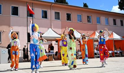 Demirci’de özel çocuklardan renkli şenlik