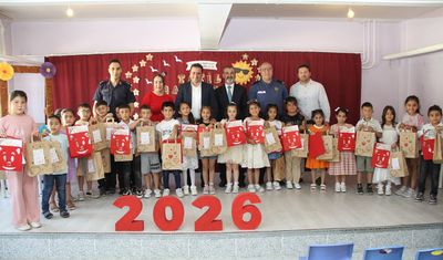 Kula'da 5 bin 557 öğrenci karne heyecanı yaşadı
