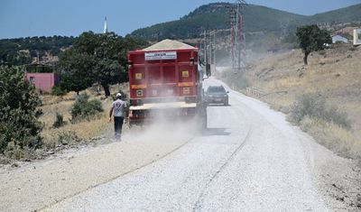 Yuntdağı'nda 10 kilometrelik yol yenileniyor