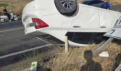 Manisa yolunda kontrolden çıkan otomobil takla attı; 1 yaralı