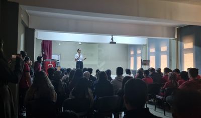 Manisa'da jandarmadan öğrencilere siber zorbalık eğitimi