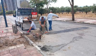 Altyapı çalışmaları sonrası tahrip olan yol ve kaldırımlar yenileniyor