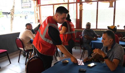 Yunusemre Belediyesi ekipleri kıraathanelerde vatandaşı dinliyor