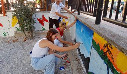 Veliler ve öğretmenler el ele verdi okul güzelleşti
