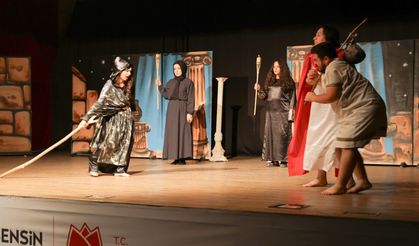 "Hades'e Yolculuk" tiyatro severlerle buluştu