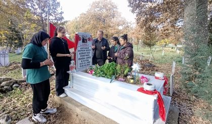 Gördesli öğrenciler şehit öğretmenleri unutmadı